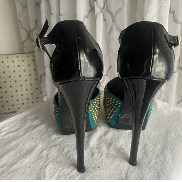 Two for the price of one. These are beautiful shoes in At a great price. - Picture 8 of 9